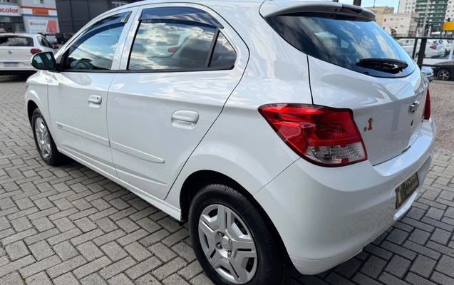 imagem-https://www.socarrao.com.br/sc-vehicle-images-prod/4451310/1793044642709-003_73d168e8b44cab6b7d709e18a05eb640.jpg