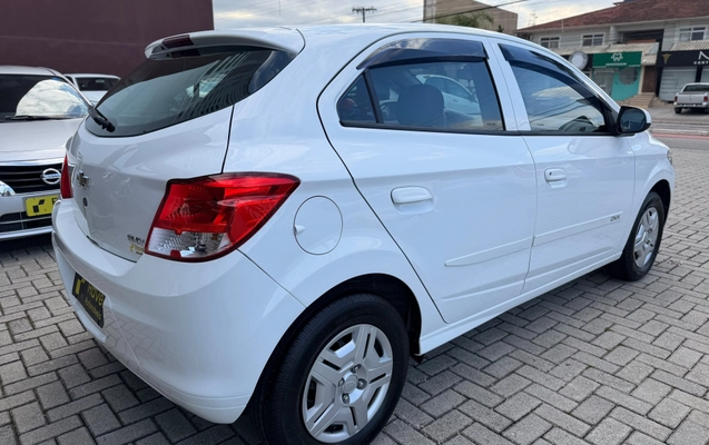 imagem-https://www.socarrao.com.br/sc-vehicle-images-prod/4451310/1793044642712-003_81756b413b58c5a3659c0a9818841a4b.jpg