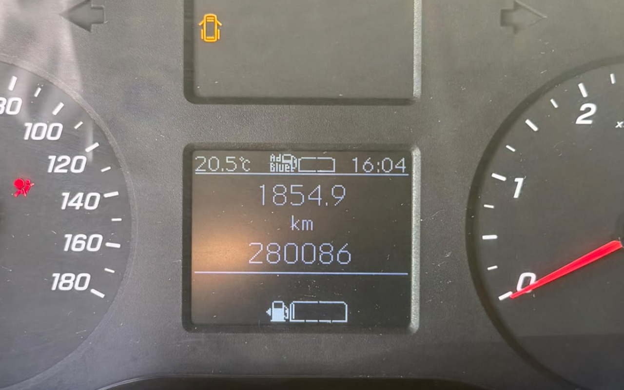 imagem-https://www.socarrao.com.br/sc-vehicle-images-prod/4451365/1793045007013-V2hhdHNBcHAgSW1hZ2UgMjAyNi0xMC0wNyBhdCAyMi4yMi41NSAoMikuanBlZw.jpeg