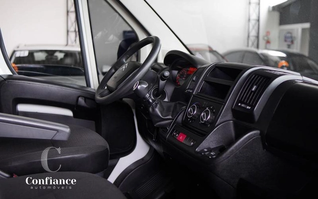 imagem-https://www.socarrao.com.br/sc-vehicle-images-prod/4451367/1793118706174-8607015_7_B_84df15b2a2.jpeg