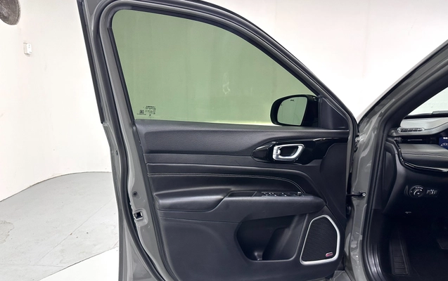 imagem-https://www.socarrao.com.br/sc-vehicle-images-prod/4451392/1793045385930-7a6fe715-e35b-47a0-9989-afdd6649e452.jpg