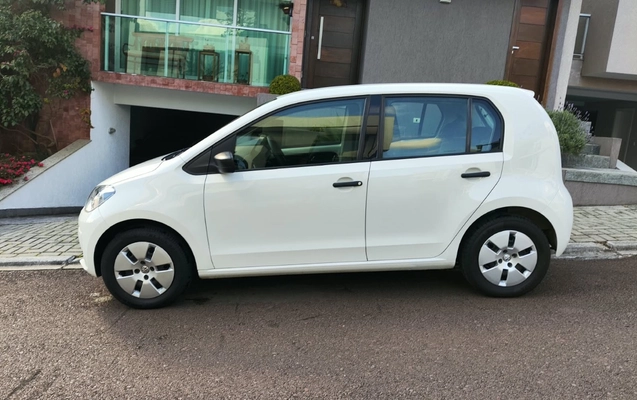 imagem-https://www.socarrao.com.br/sc-vehicle-images-prod/4451513/1793046006344-ZWFmYzNkMzMtZmJiZC00ZTNlLWE2OTctMDIyMzEwNzJiNGM4LmpwZw.jpg