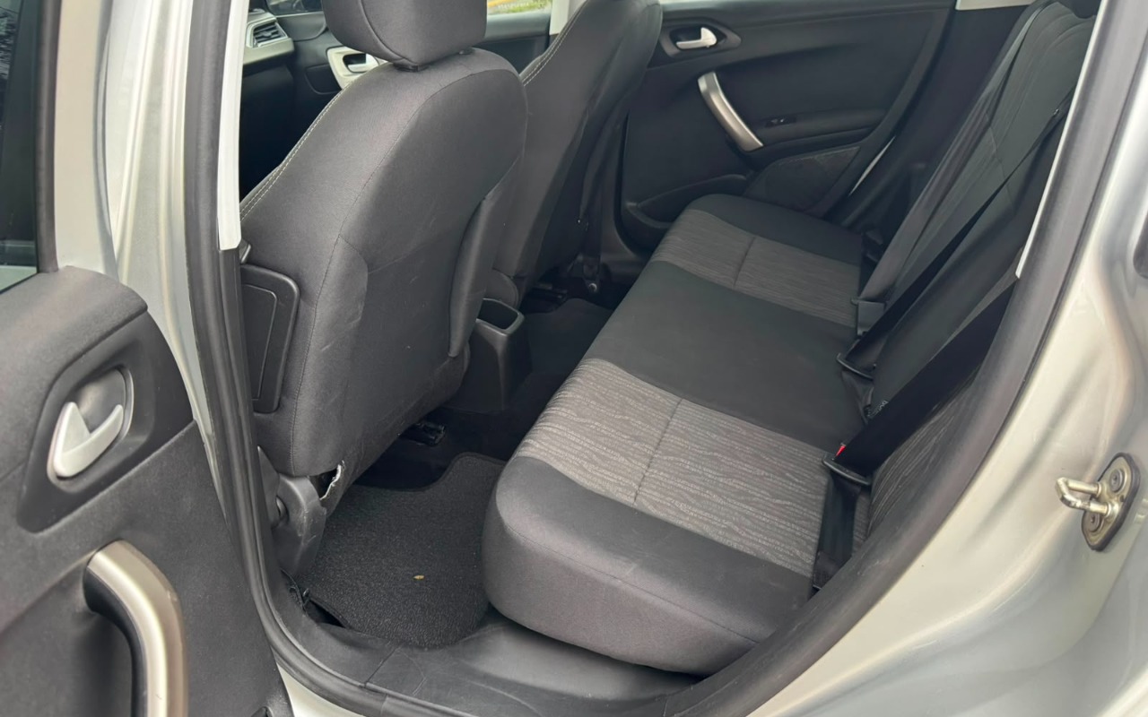 imagem-https://www.socarrao.com.br/sc-vehicle-images-prod/4451840/1793047499379-V2hhdHNBcHAgSW1hZ2UgMjAyNi0xMC0yNiBhdCAxNy4zNS41NyAoNSkuanBlZw.jpeg