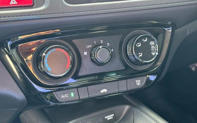 imagem-https://www.socarrao.com.br/sc-vehicle-images-prod/4451905/1793048444598-8606926_17_B_10937bdcdc.jpeg