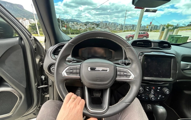 imagem-https://www.socarrao.com.br/sc-vehicle-images-prod/4451915/1793048085128-1_053731.jpg