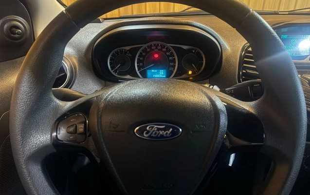 imagem-https://www.socarrao.com.br/sc-vehicle-images-prod/4451978/1793048662012-gb-5de57b6.jpeg