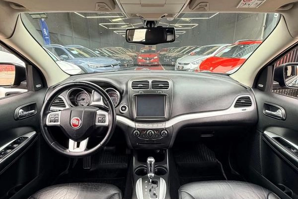 imagem-https://www.socarrao.com.br/sc-vehicle-images-prod/4452010/1793048900812-8608412_9_B_482cc0ace4.jpeg