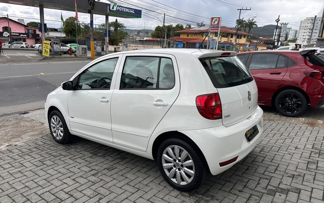 imagem-https://www.socarrao.com.br/sc-vehicle-images-prod/4452096/1793049483160-6adac323-a072-4374-b217-d44bcbf5d677.jpeg