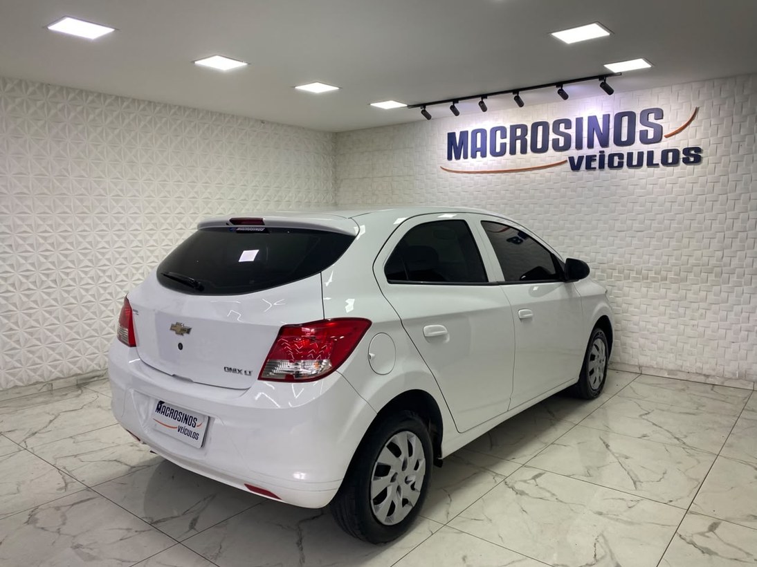 imagem-https://www.socarrao.com.br/sc-vehicle-images-prod/4452755/1793052472826-Zm90by0wNC5qcGc.jpg