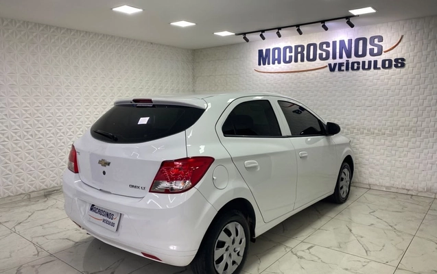 imagem-https://www.socarrao.com.br/sc-vehicle-images-prod/4452755/1793052472826-Zm90by0wNC5qcGc.jpg