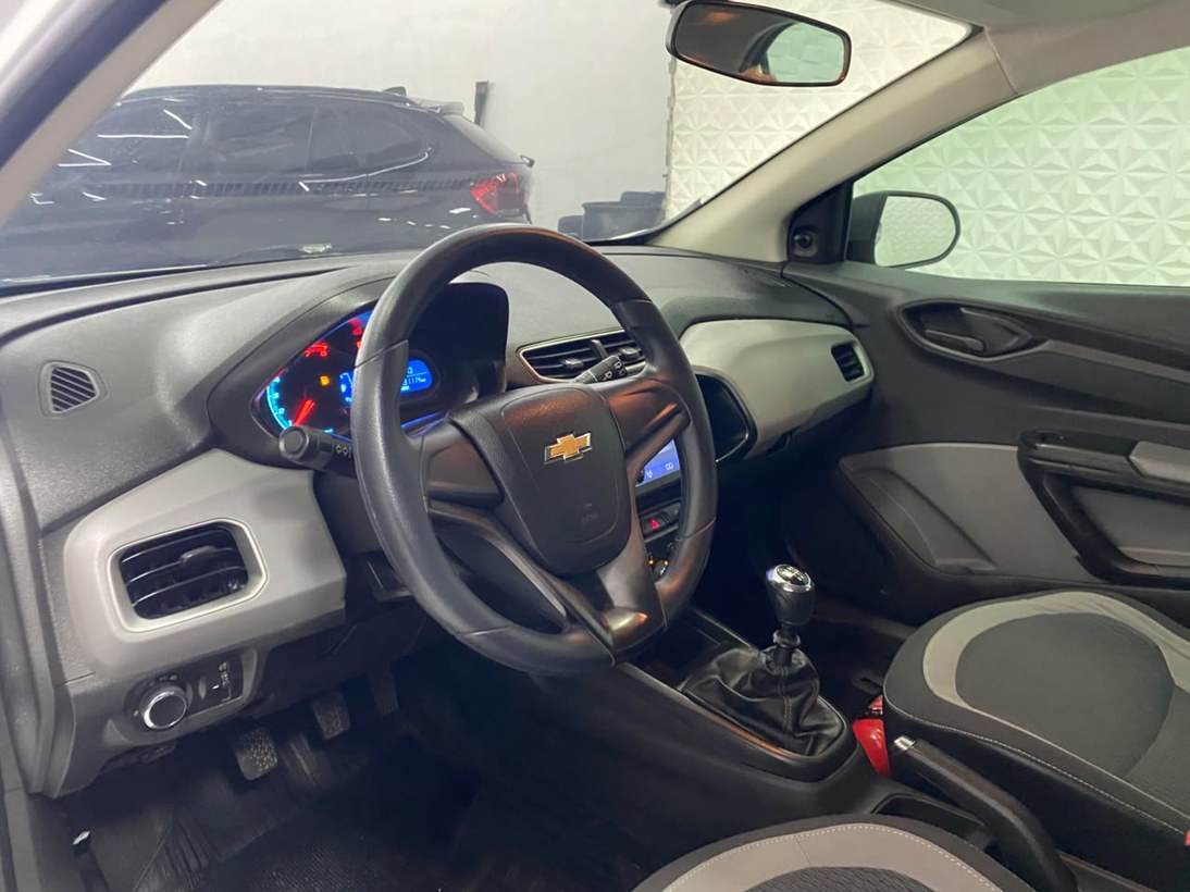 imagem-https://www.socarrao.com.br/sc-vehicle-images-prod/4452755/1793052473046-Zm90by0wOC5qcGc.jpg