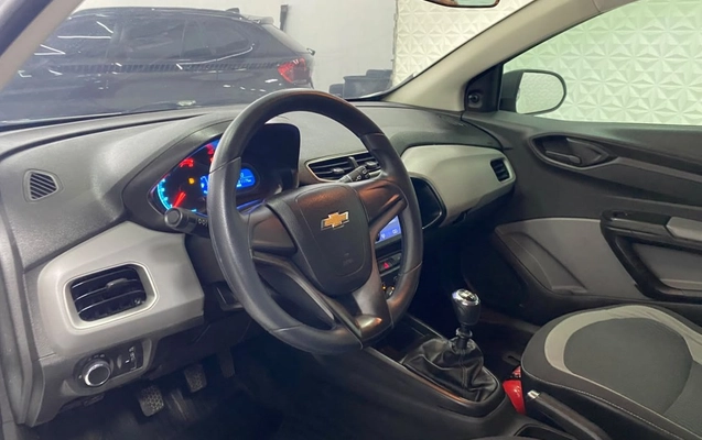 imagem-https://www.socarrao.com.br/sc-vehicle-images-prod/4452755/1793052473046-Zm90by0wOC5qcGc.jpg