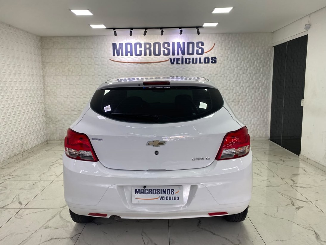 imagem-https://www.socarrao.com.br/sc-vehicle-images-prod/4452755/1793052473152-Zm90by0xMC5qcGc.jpg