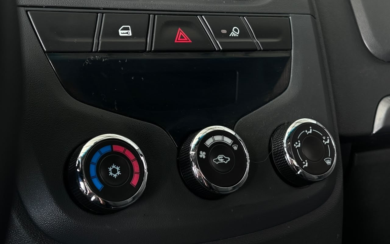 imagem-https://www.socarrao.com.br/sc-vehicle-images-prod/4453255/1793056547123-V2hhdHNBcHAgSW1hZ2UgMjAyNi0xMC0yNiBhdCAxNS41NS40Ny5qcGVn.jpeg