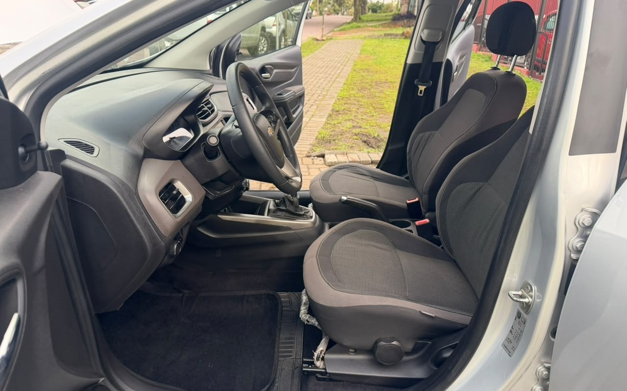 imagem-https://www.socarrao.com.br/sc-vehicle-images-prod/4453950/1793063131792-V2hhdHNBcHAgSW1hZ2UgMjAyNi0xMC0yNiBhdCAxOC4wNi4yNiAoMikuanBlZw.jpeg