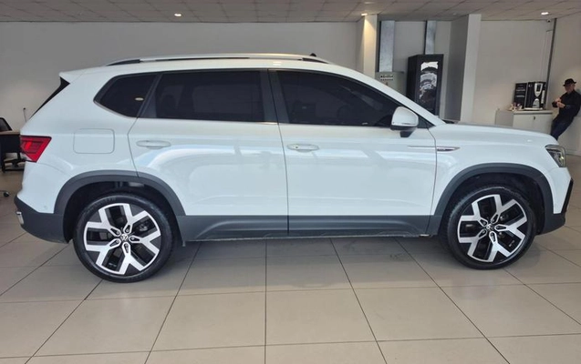 imagem-https://www.socarrao.com.br/sc-vehicle-images-prod/4457325/1793101758784-8608848_10_B_576fe93ea4.jpeg
