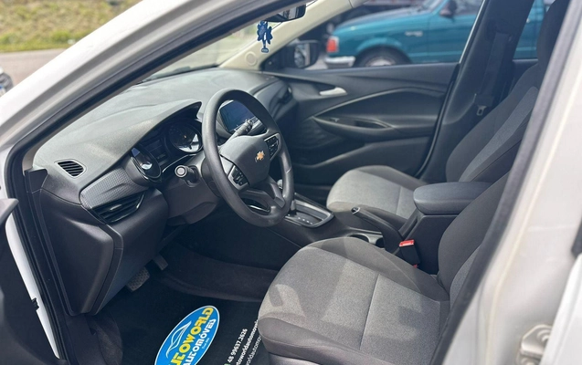 imagem-https://www.socarrao.com.br/sc-vehicle-images-prod/4457358/1793101956266-98f24cc3e6a9479399f81b477c63d6a0_1793101947054.jpg