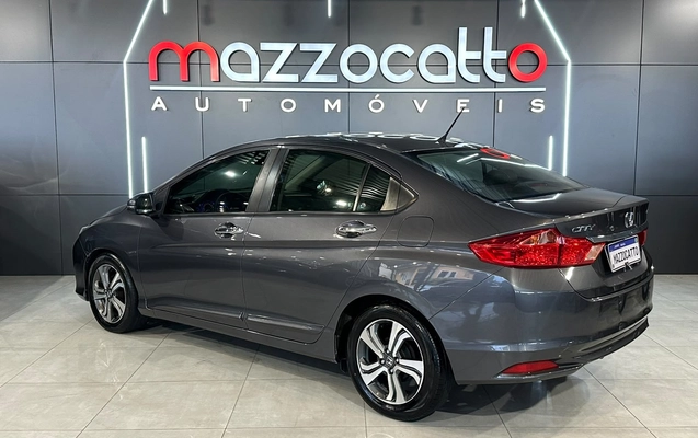 imagem-https://www.socarrao.com.br/sc-vehicle-images-prod/4457364/1793101996213-003_62f57cecc1379653ec2c97de6a984ea0.jpg