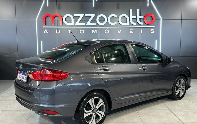 imagem-https://www.socarrao.com.br/sc-vehicle-images-prod/4457364/1793101996217-003_8da920503ec8fac4950431f43025dce7.jpg