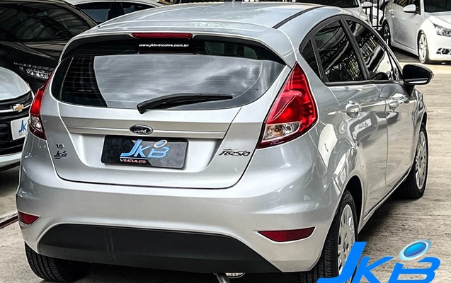 imagem-https://www.socarrao.com.br/sc-vehicle-images-prod/4457490/1793103138557-W9msjCDL5l93keHSmJ6NqxQqAPaancrm.jpg