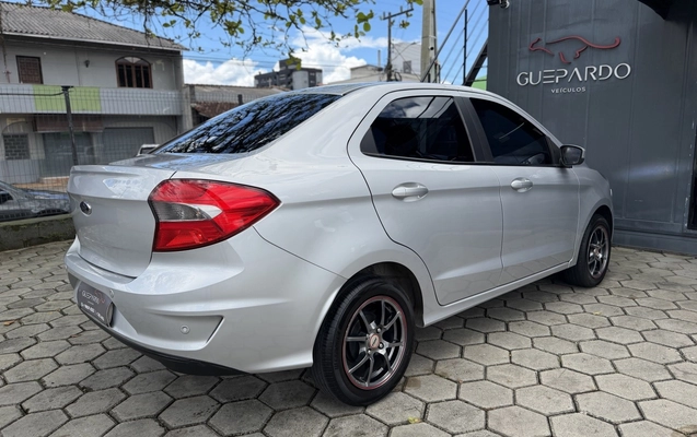 imagem-https://www.socarrao.com.br/sc-vehicle-images-prod/4457671/1793103744883-1_015821.jpg