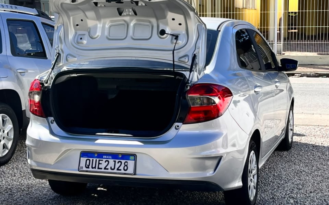 imagem-https://www.socarrao.com.br/sc-vehicle-images-prod/4458087/1793106778283-V2hhdHNBcHAgSW1hZ2UgMjAyNi0xMC0yNyBhdCAwOS4yMC4yMSAoMikuanBlZw.jpeg