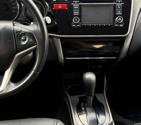 imagem-https://www.socarrao.com.br/sc-vehicle-images-prod/4458275/1793108003589-8609531_13_B_9206f33f30.jpeg