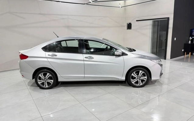 imagem-https://www.socarrao.com.br/sc-vehicle-images-prod/4458275/1793108003592-8609531_9_B_76b22dc179.jpeg