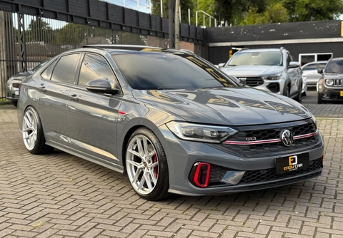 Volkswagen Jetta 2024 Cinza — foto 1 de 3
