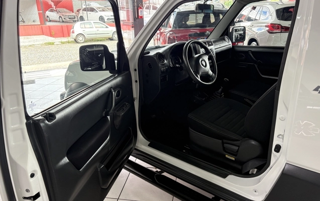 imagem-https://www.socarrao.com.br/sc-vehicle-images-prod/4458554/1793109741087-GENGZr5BlnGrKq7HNr1oJidax2ipIRRt.jpg