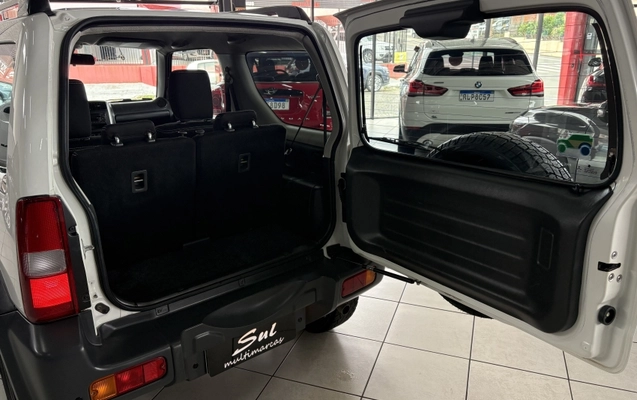 imagem-https://www.socarrao.com.br/sc-vehicle-images-prod/4458554/1793109741101-BJQ2Z1M97AWVFzGJH56Pmr0yKuVDmMJd.jpg