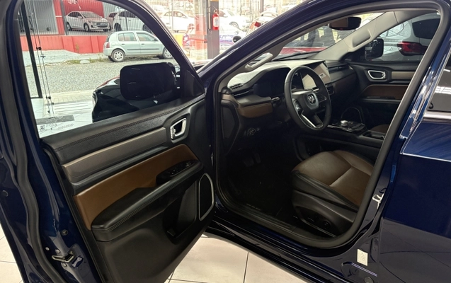 imagem-https://www.socarrao.com.br/sc-vehicle-images-prod/4458725/1793110959442-KEuFPRQESBK4DKBwJk1FyqqJLVH7QoSC.jpg