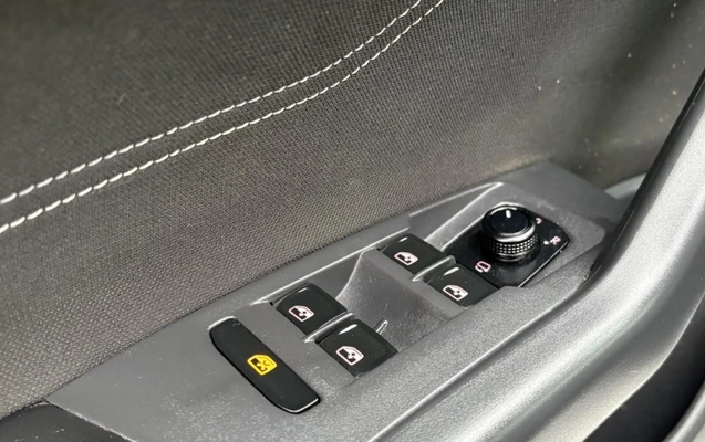 imagem-https://www.socarrao.com.br/sc-vehicle-images-prod/4458840/1793111569322-V2hhdHNBcHAgSW1hZ2UgMjAyNi0xMC0yNCBhdCAxMi4zMC4yNyAoMSkuanBlZw.jpeg