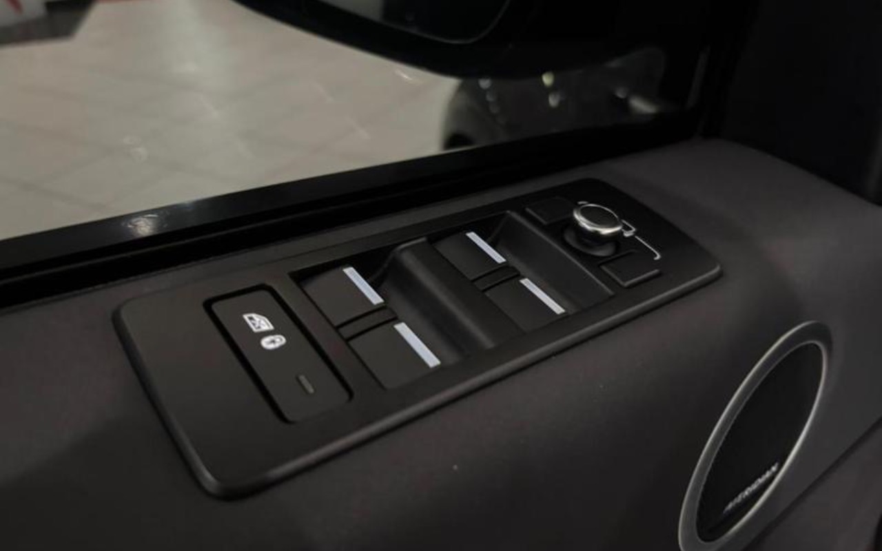 imagem-https://www.socarrao.com.br/sc-vehicle-images-prod/4458852/1793111770241-ZWRjY2ExODQtNmUwZS00NTM0LWE5YjMtYmQ1MTRiODhjMzgxLmpwZWc.jpeg