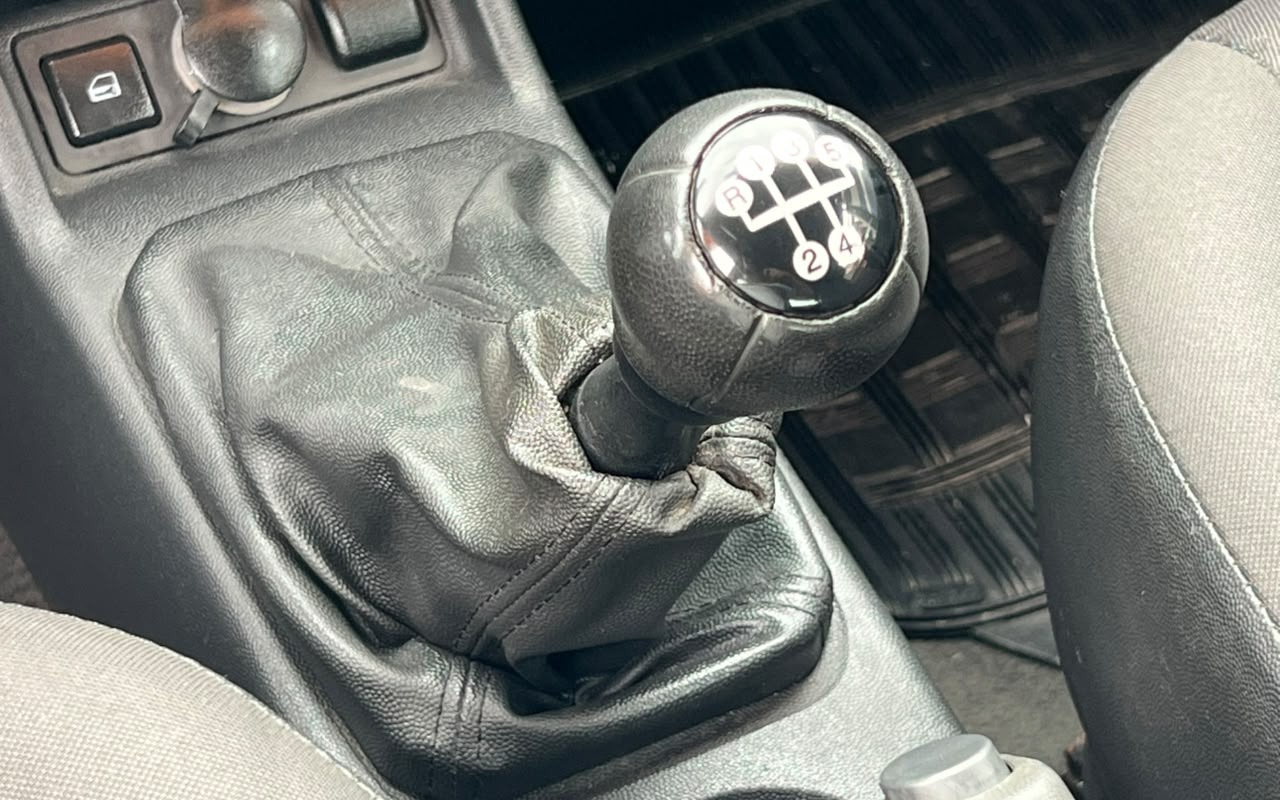 imagem-https://www.socarrao.com.br/sc-vehicle-images-prod/4459060/1793113207989-V2hhdHNBcHAgSW1hZ2UgMjAyNi0xMC0yNCBhdCAxMC41MS40NiAoNikuanBlZw.jpeg