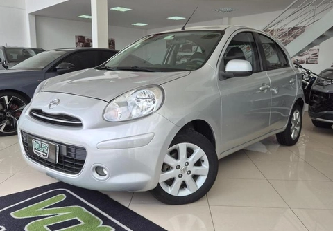 Nissan MARCH SV 1.6 16V Flex Fuel 2014 Prata — foto 1 de 3