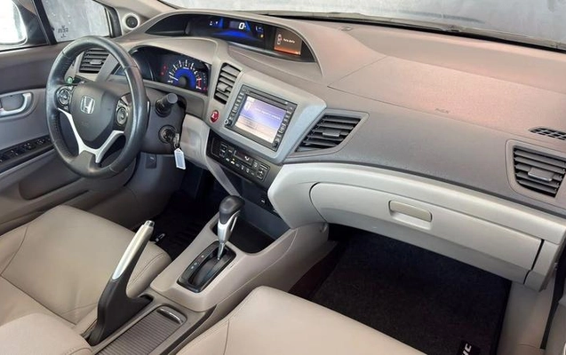 imagem-https://www.socarrao.com.br/sc-vehicle-images-prod/4461129/1793126710908-8581908_16_B_2272de85e6.jpeg