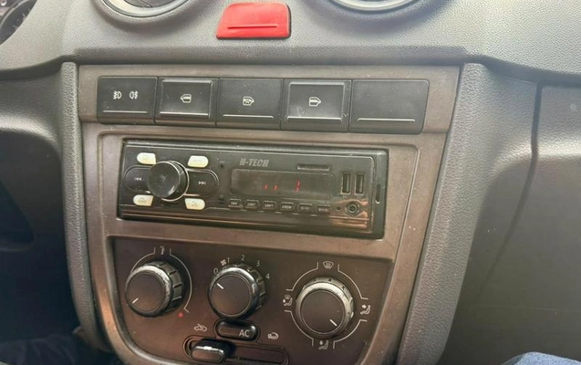 imagem-https://www.socarrao.com.br/sc-vehicle-images-prod/4461219/1793127258392-8611571_9_B_cb22f23340.jpeg