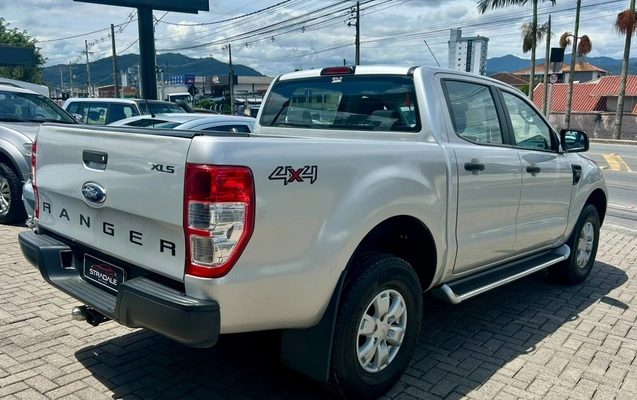 imagem-https://www.socarrao.com.br/sc-vehicle-images-prod/4461241/1793301027252-37c7b80adee249b7a4b021c3c7a7b46a_1793127598563.jpg