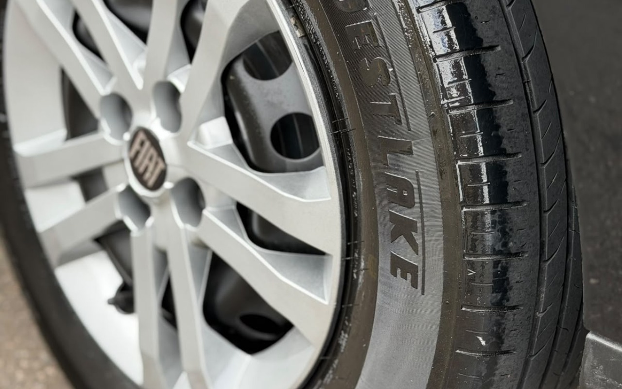 imagem-https://www.socarrao.com.br/sc-vehicle-images-prod/4461343/1793128321568-V2hhdHNBcHAgSW1hZ2UgMjAyNi0xMC0yNyBhdCAxNS4xNy4wMy5qcGVn.jpeg