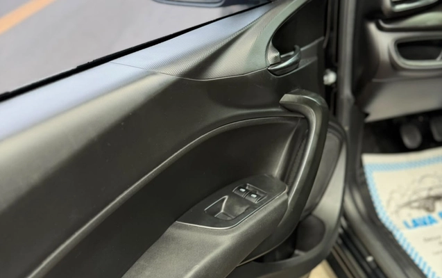 imagem-https://www.socarrao.com.br/sc-vehicle-images-prod/4461343/1793128323372-V2hhdHNBcHAgSW1hZ2UgMjAyNi0xMC0yNyBhdCAxNS4xNy4wNy5qcGVn.jpeg