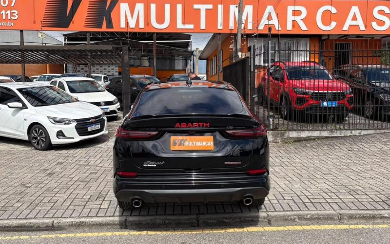 imagem-https://www.socarrao.com.br/sc-vehicle-images-prod/4461353/1793128412354-RkNfMzkzOV84NTUwNjM1XzE0X1ZfOWFiZTRkMTVlYi5qcGVn.jpeg