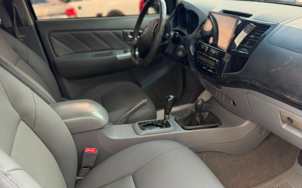 imagem-https://www.socarrao.com.br/sc-vehicle-images-prod/4461538/1793129773950-YmU3ZmM5ODAtNWI4OS00MjI0LTkwZmMtNmY1Yjk5ZDgxYzkzLmpmaWY.jfif