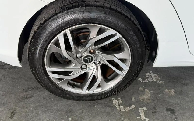 imagem-https://www.socarrao.com.br/sc-vehicle-images-prod/4461629/1793141659969-8611984_7_B_6a93f505d5.jpeg