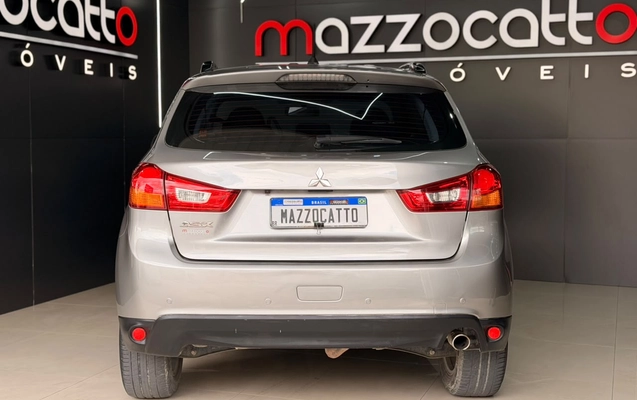 imagem-https://www.socarrao.com.br/sc-vehicle-images-prod/4461715/1793131003509-003_7fbe1ad47c830352e763f74facb70b64.jpg