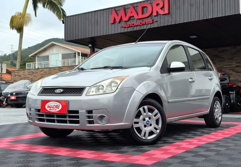 Ford Fiesta 2008 Prata — foto 1 de 3