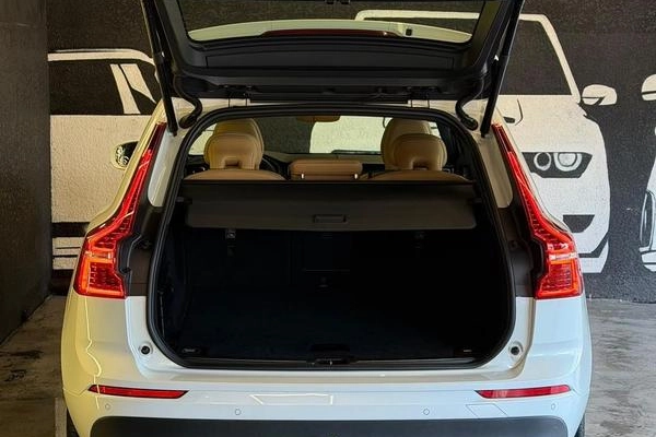 imagem-https://www.socarrao.com.br/sc-vehicle-images-prod/4461907/1793132453522-8602480_13_B_35b95a166e.jpeg