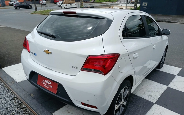 imagem-https://www.socarrao.com.br/sc-vehicle-images-prod/4461974/1793132772224-003_49d75a5ae3310f8274395ff61639cc31.jpg