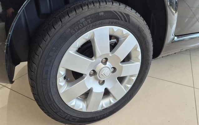 imagem-https://www.socarrao.com.br/sc-vehicle-images-prod/4462304/1793205700003-8612491_13_B_4835e1b4dc.jpeg