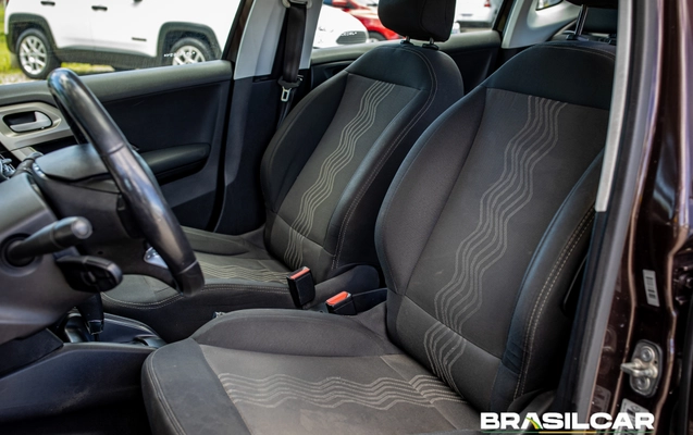 imagem-https://www.socarrao.com.br/sc-vehicle-images-prod/4462320/1793134703732-003_c90b813be28ea0b288bb4f2a1917537e.jpg